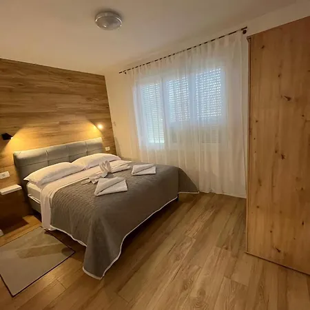 Tenen Apartman